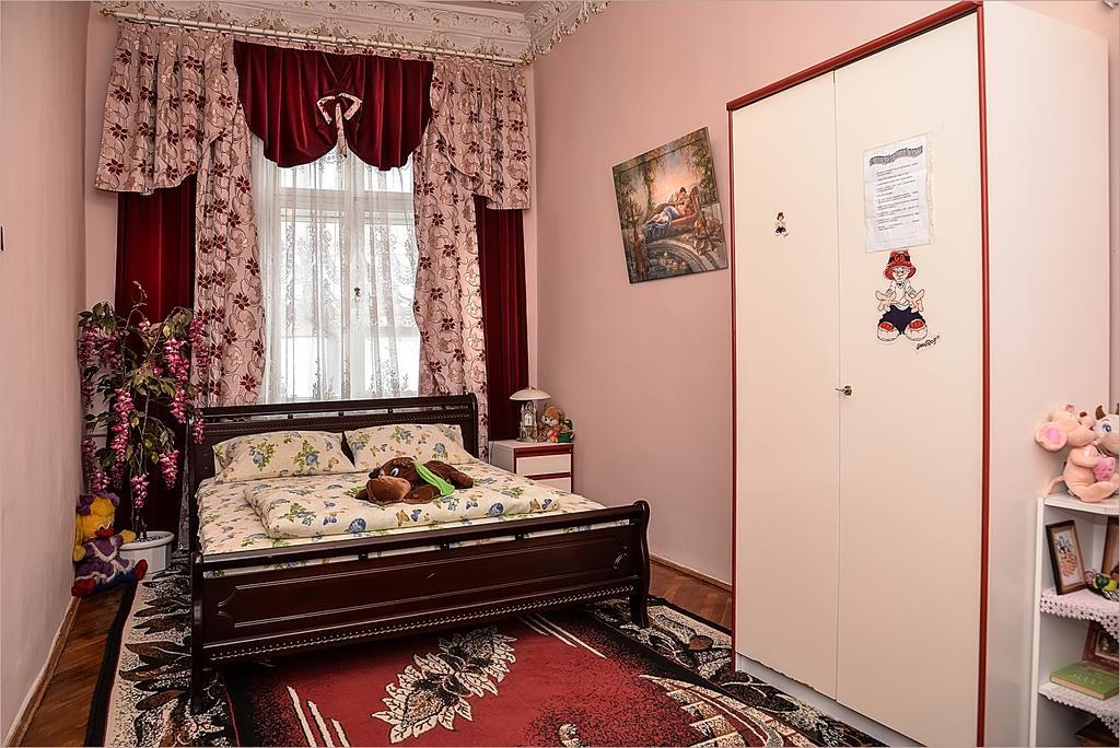 Vip-Apartments Angel Palas Chernivtsi Εξωτερικό φωτογραφία