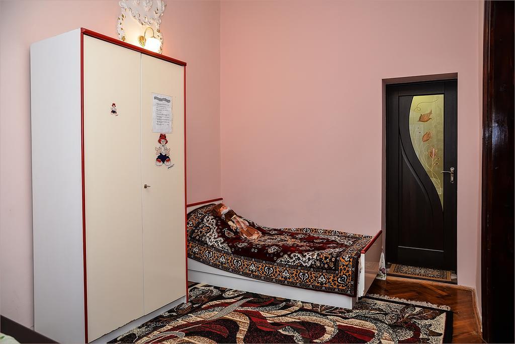 Vip-Apartments Angel Palas Chernivtsi Εξωτερικό φωτογραφία