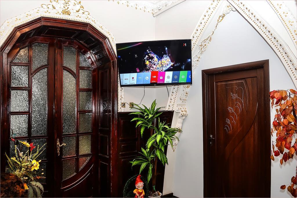 Vip-Apartments Angel Palas Chernivtsi Εξωτερικό φωτογραφία
